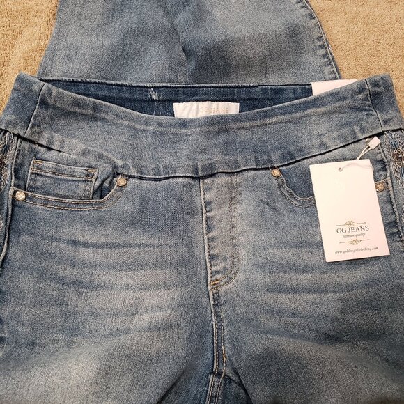 NEW GG JEANS Embroidered Ankle Jean - Picture 4 of 10